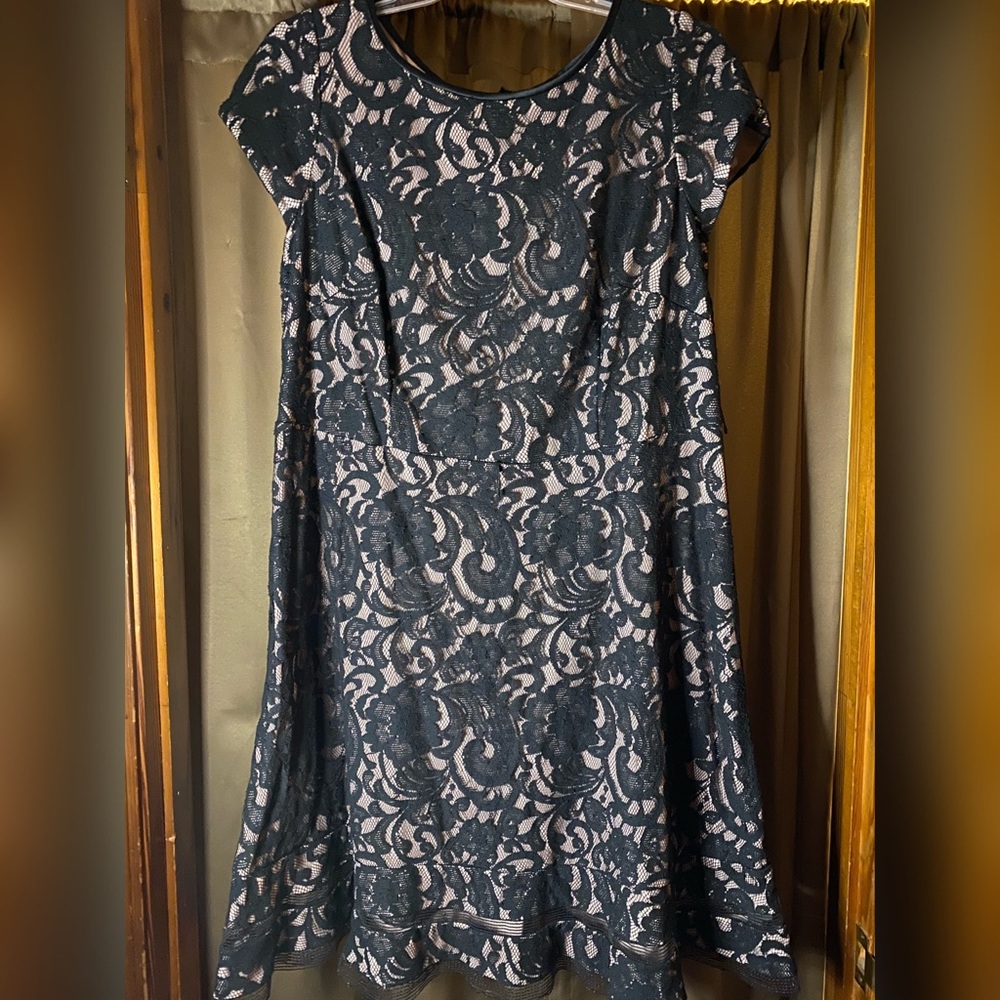 Black & Nude Dress - size 18w